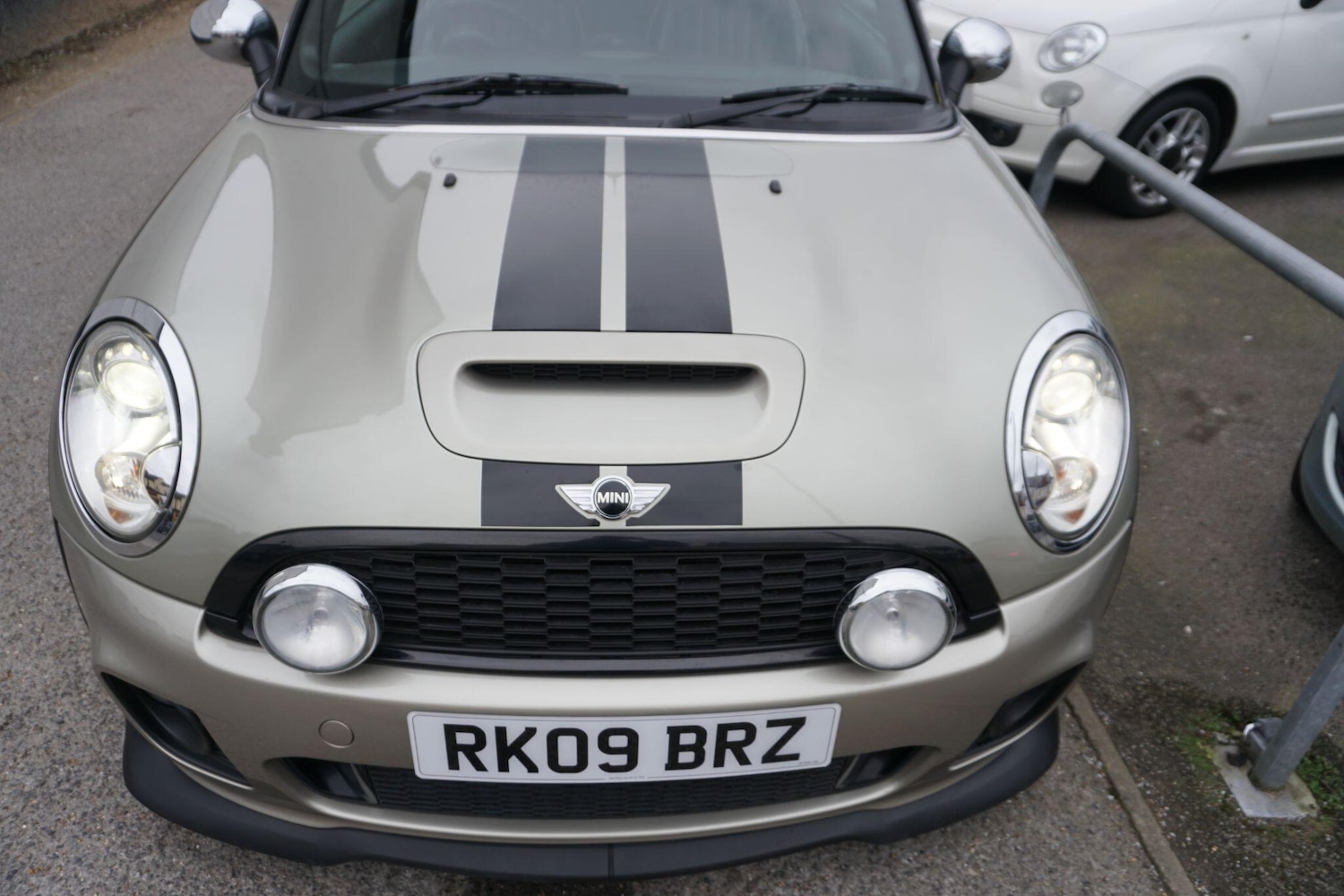 Used MINI Convertible 2009 for sale - 77598089: Photo 8