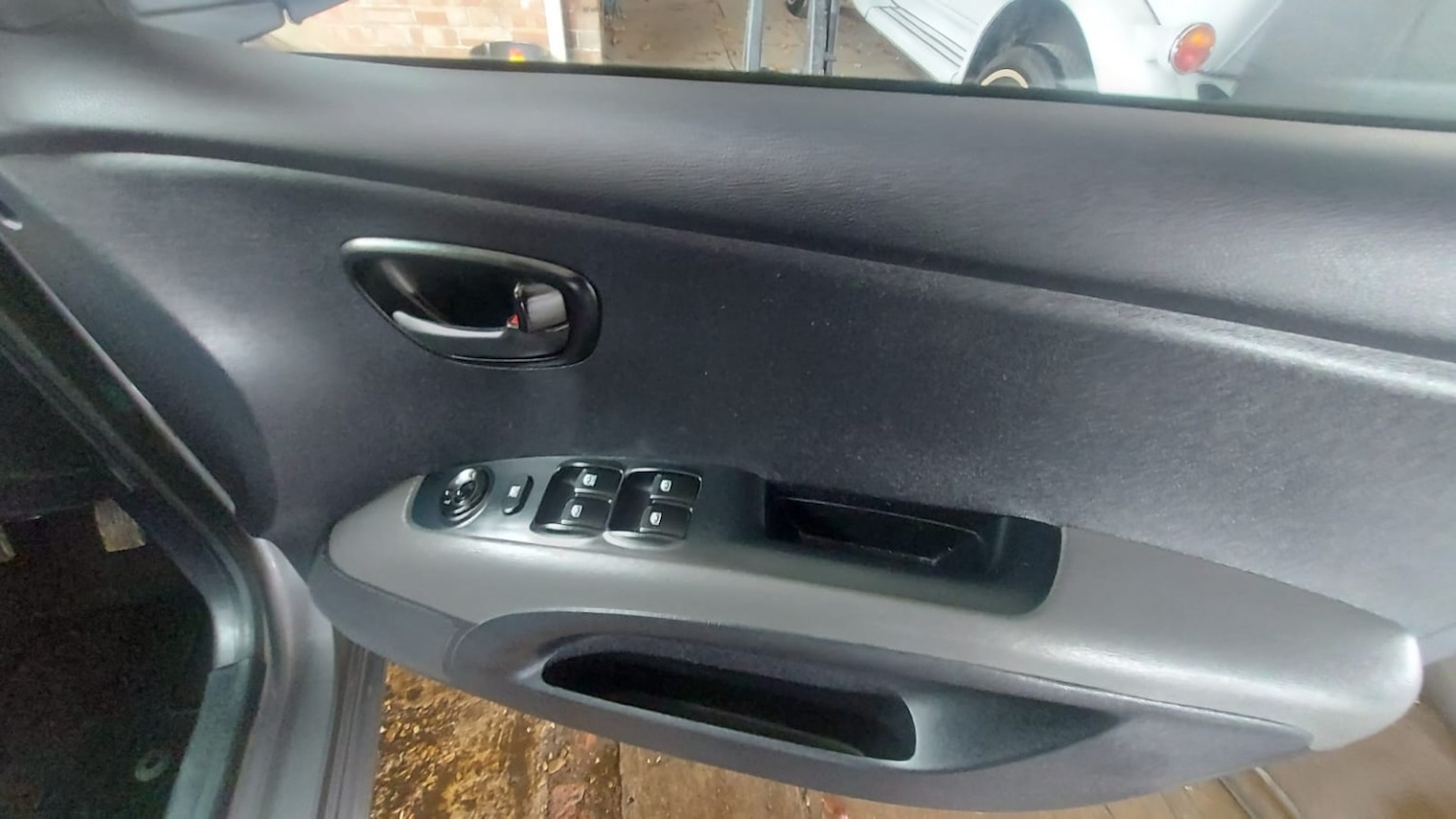 Used Hyundai i10 2010 for sale - 76536786: Photo 11