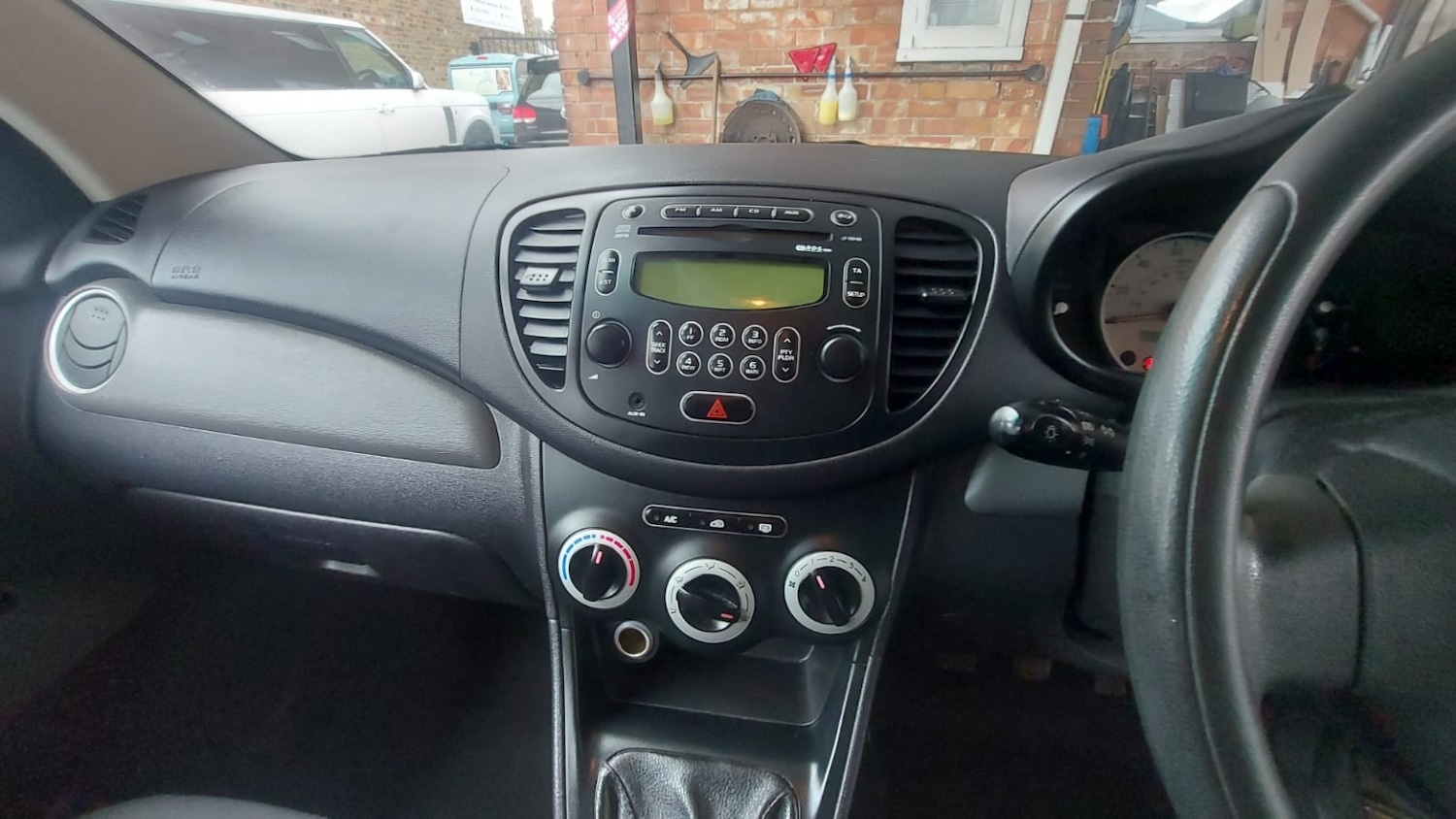 Used Hyundai i10 2010 for sale - 76536786: Photo 12