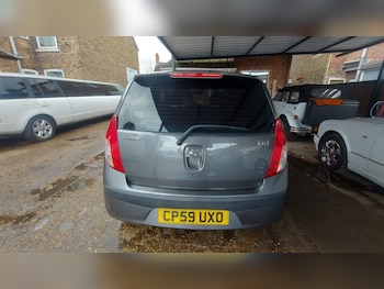 Used Hyundai i10 2010 for sale - 76536786: Photo