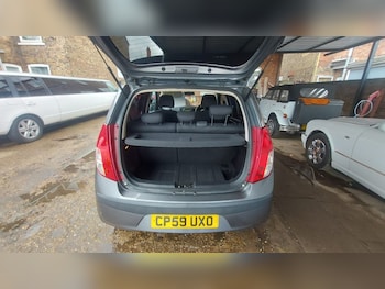 Used Hyundai i10 2010 for sale - 76536786: Photo