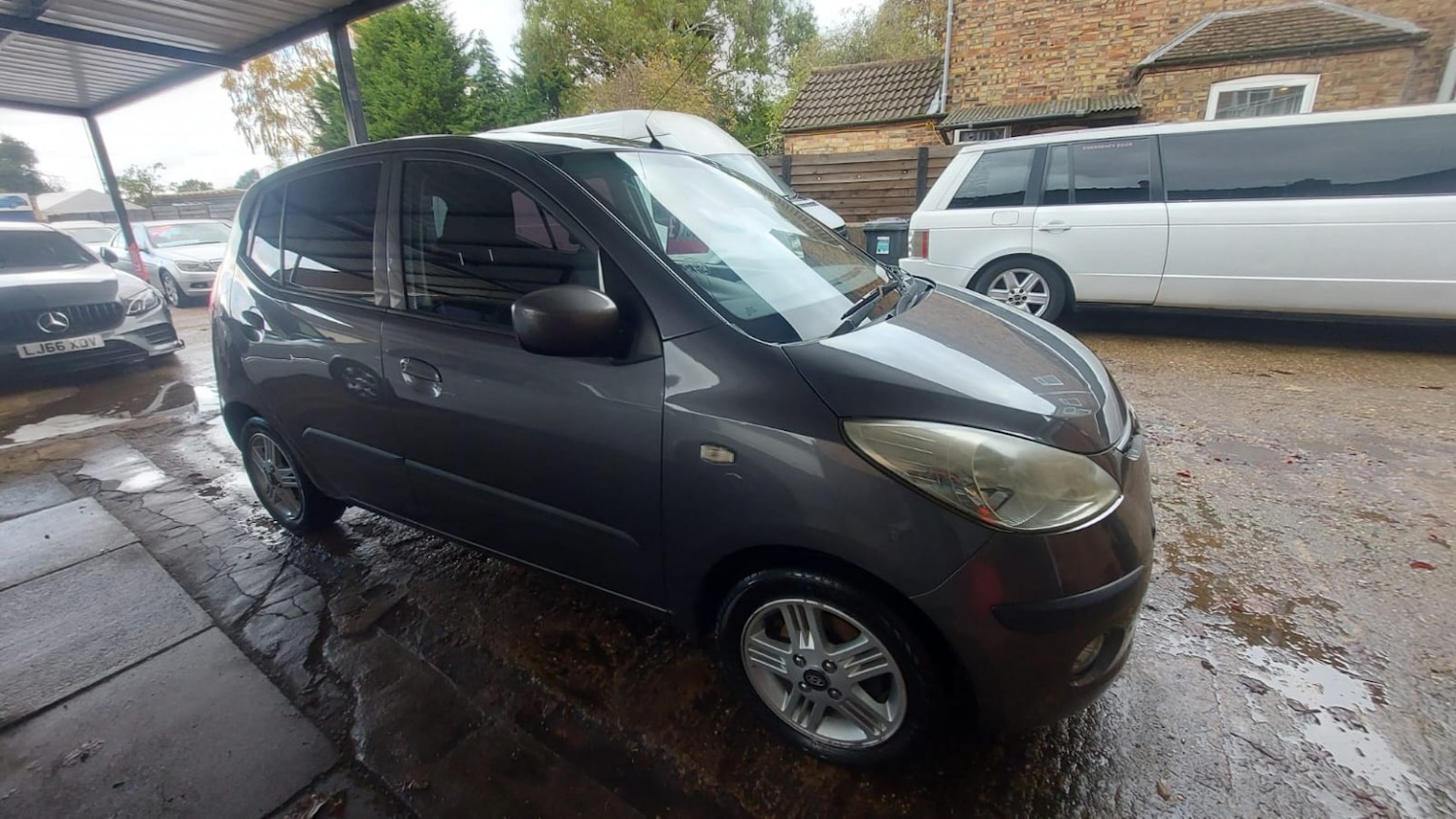 Used Hyundai i10 2010 for sale - 76536786: Photo 8