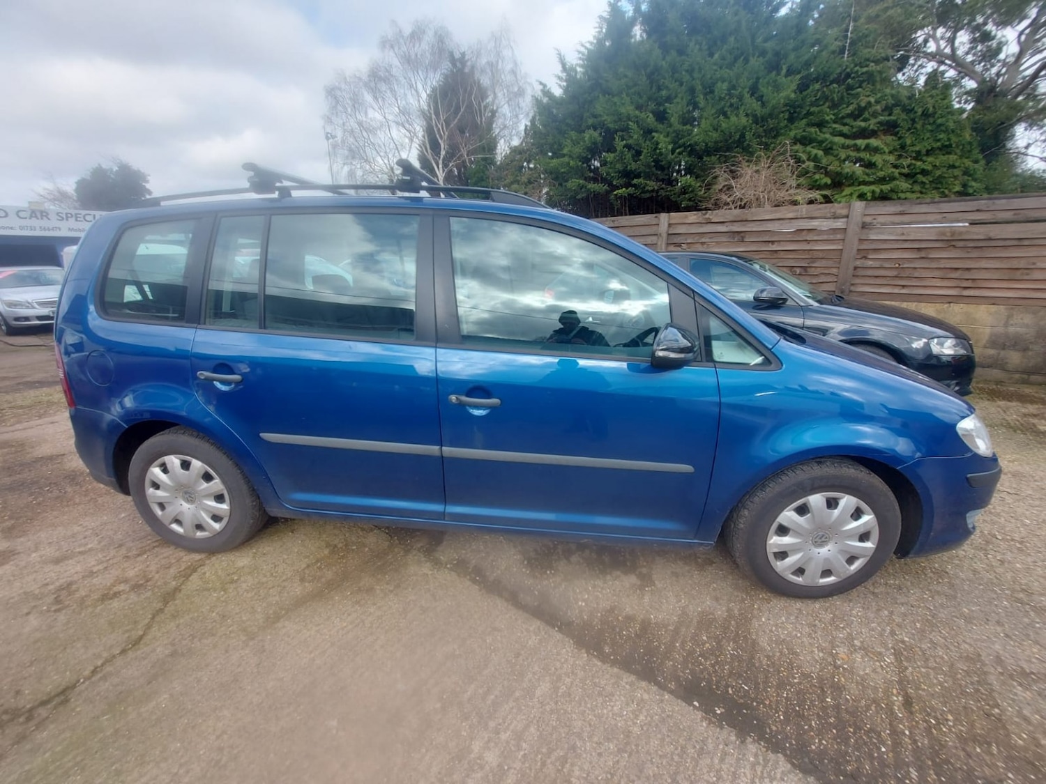 Used Volkswagen Touran 2010 for sale - 77610060: Photo 5