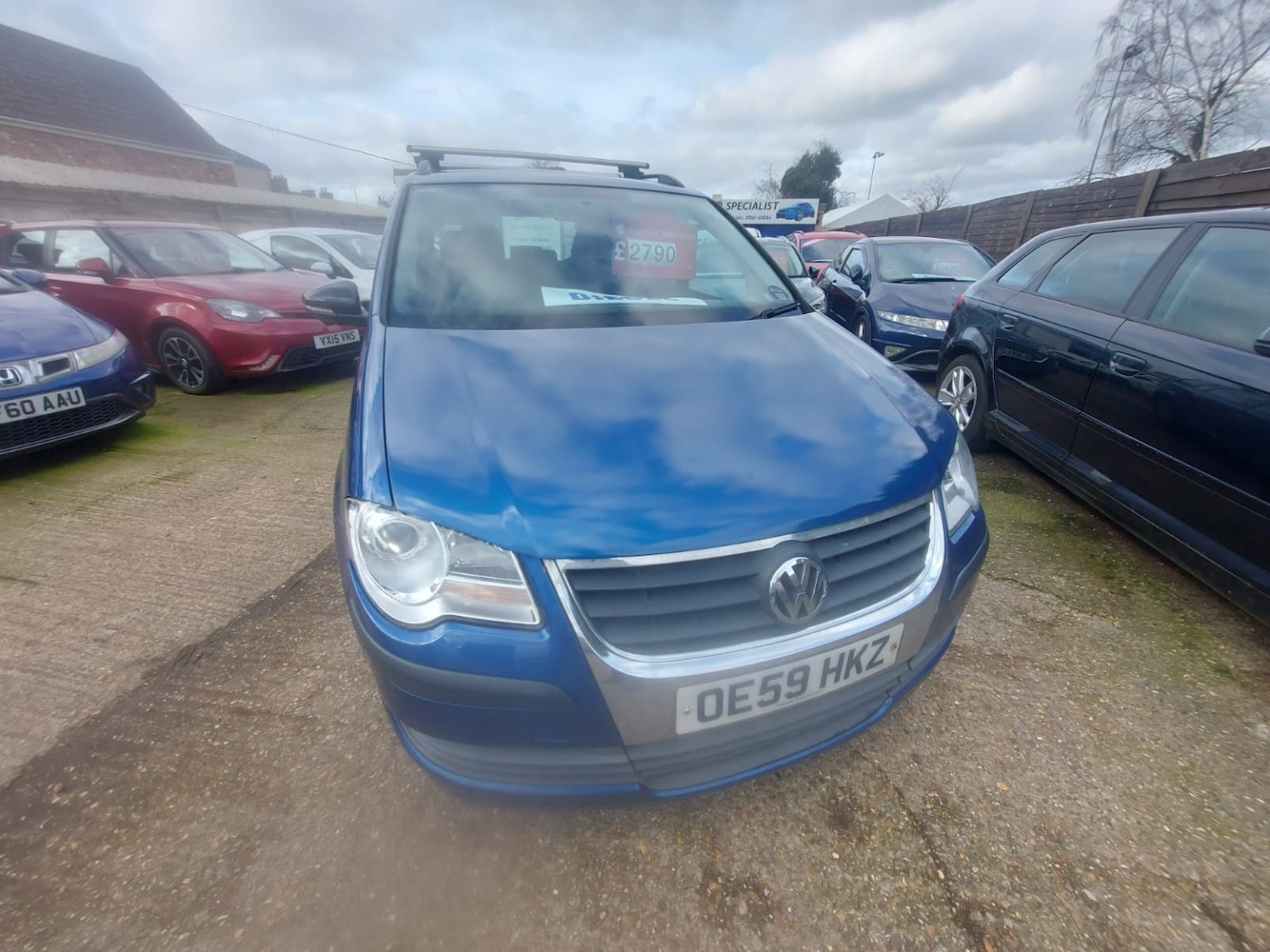 Used Volkswagen Touran 2010 for sale - 77610060: Photo 6