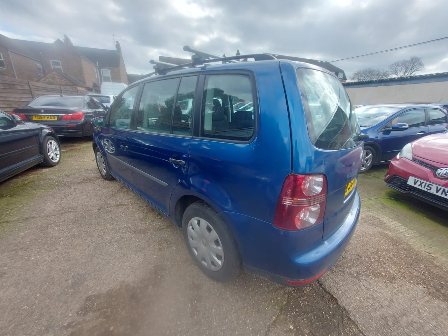 Used Volkswagen Touran 2010 for sale - 77610060: Photo 7