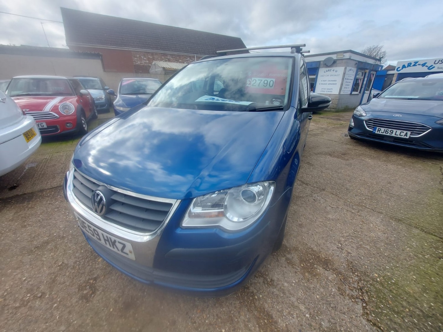 Used Volkswagen Touran 2010 for sale - 77610060: Photo 9