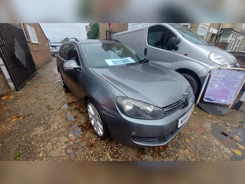 Used Volkswagen Golf 2010 for sale - 76164549: Photo
