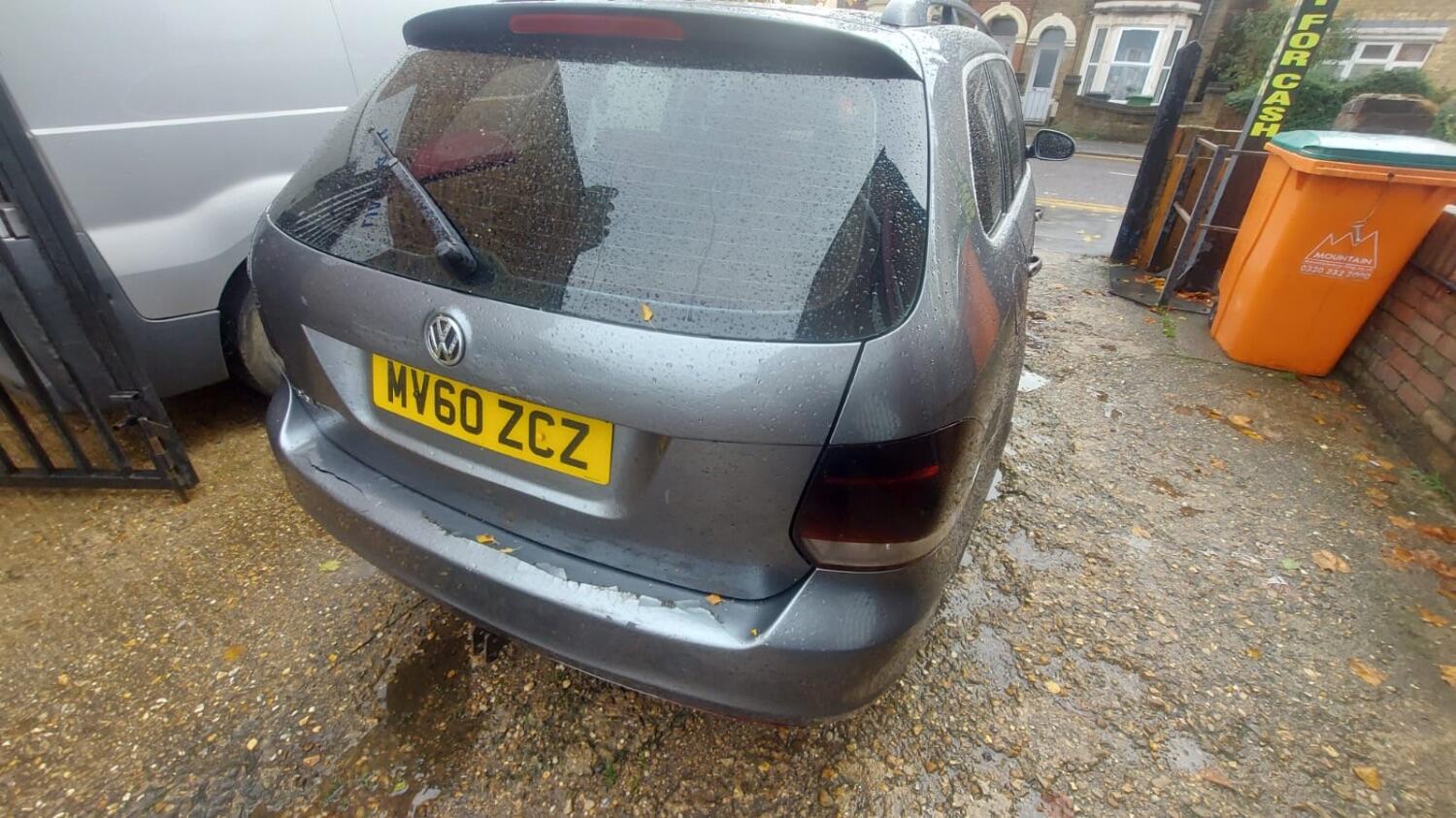 Used Volkswagen Golf 2010 for sale - 76164549: Photo 3