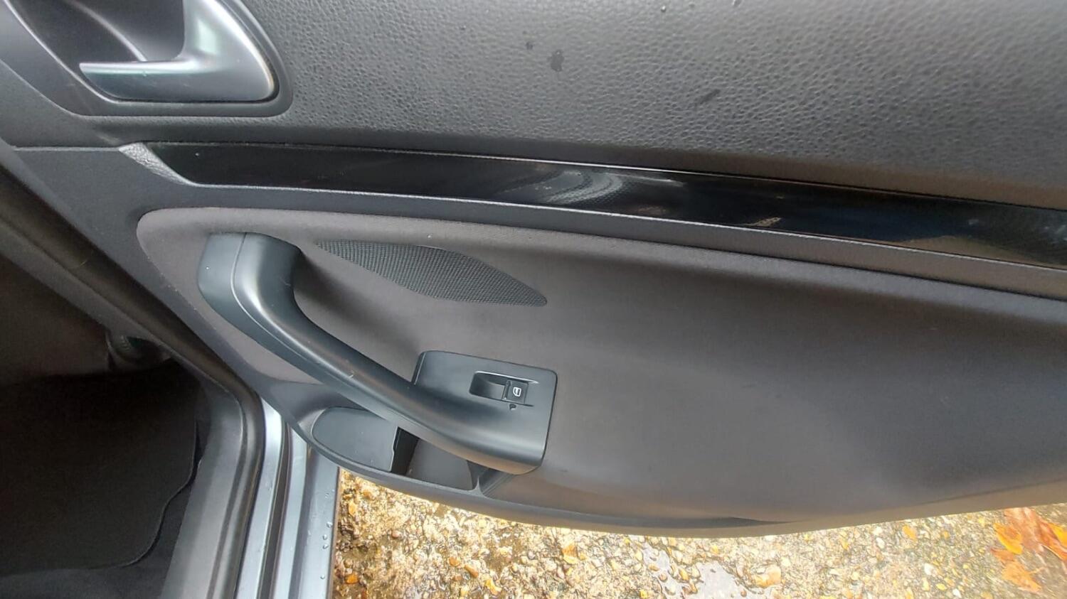 Used Volkswagen Golf 2010 for sale - 76164549: Photo 34