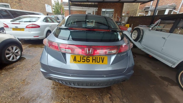 Used Honda Civic 2006 for sale - 76237221: Photo 2