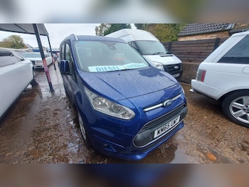 Used Ford Grand Tourneo Connect 2016 for sale - 76305570: Photo