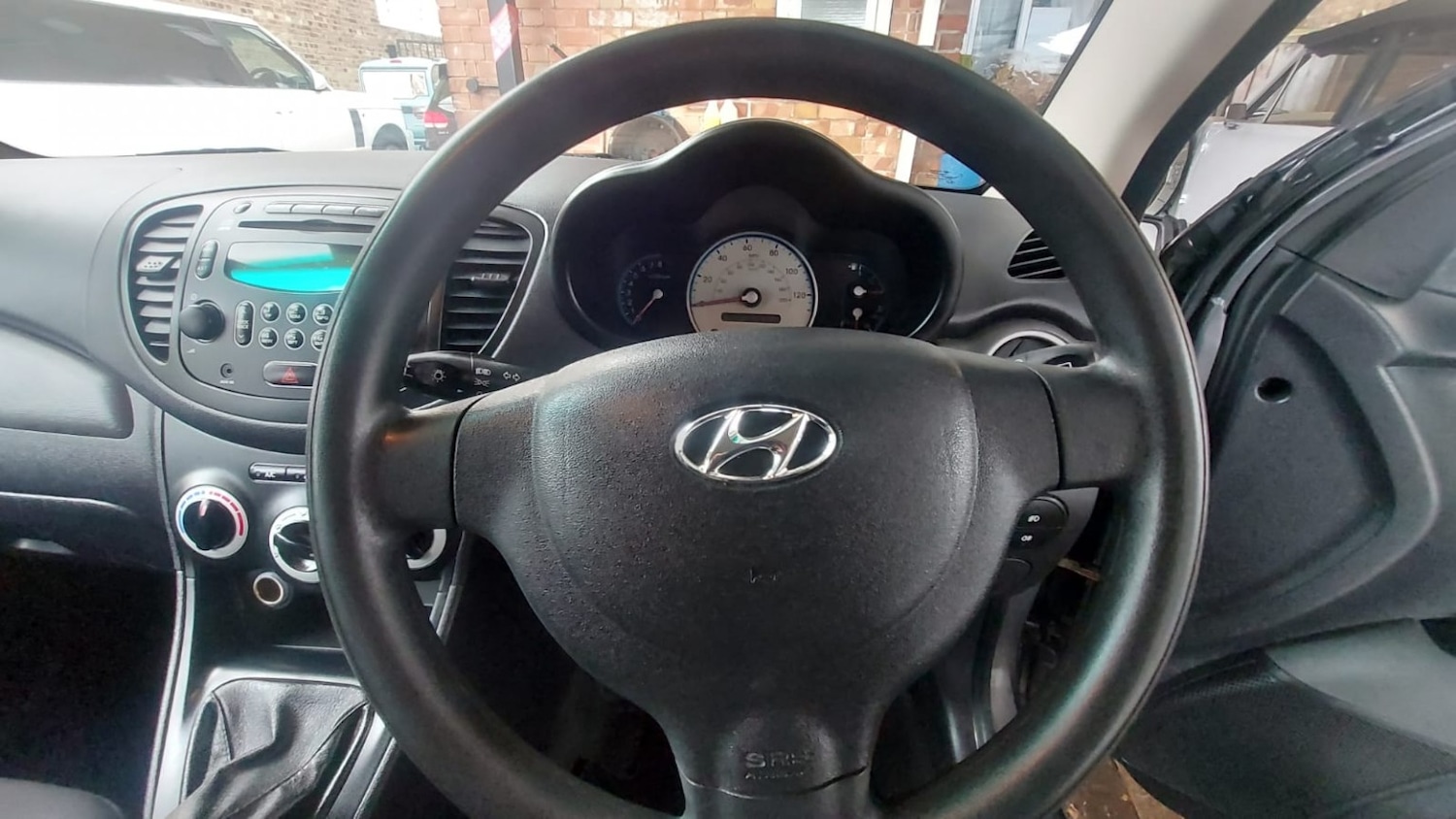 Used Hyundai i10 2010 for sale - 76769937: Photo 19