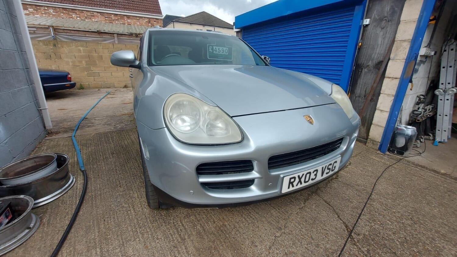 Used Porsche Cayenne 2003 for sale - 77478174: Photo 2
