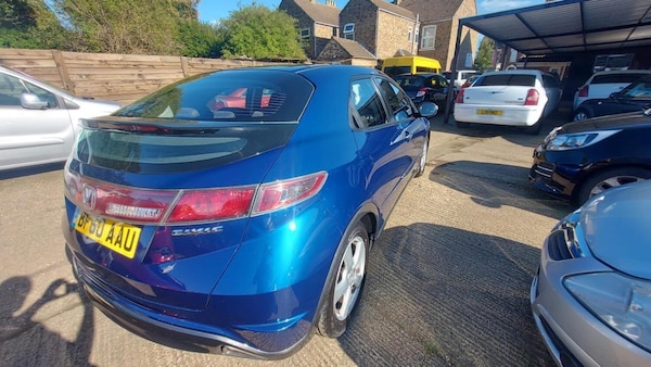 Used Honda Civic 2010 for sale - 72981884: Photo 2