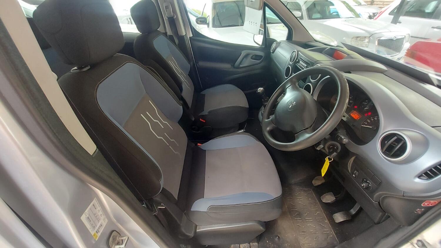 Used Peugeot Partner Tepee 2013 for sale - 77464450: Photo 17