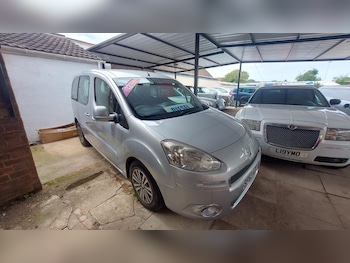 Used Peugeot Partner Tepee 2013 for sale - 77464450: Photo