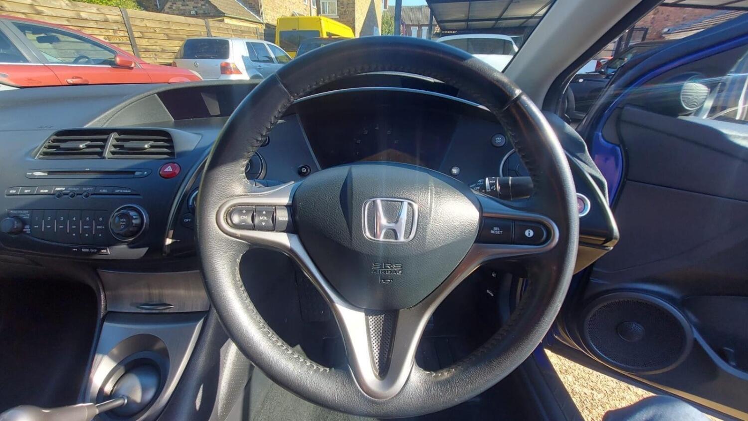 Used Honda Civic 2010 for sale - 76793574: Photo 16