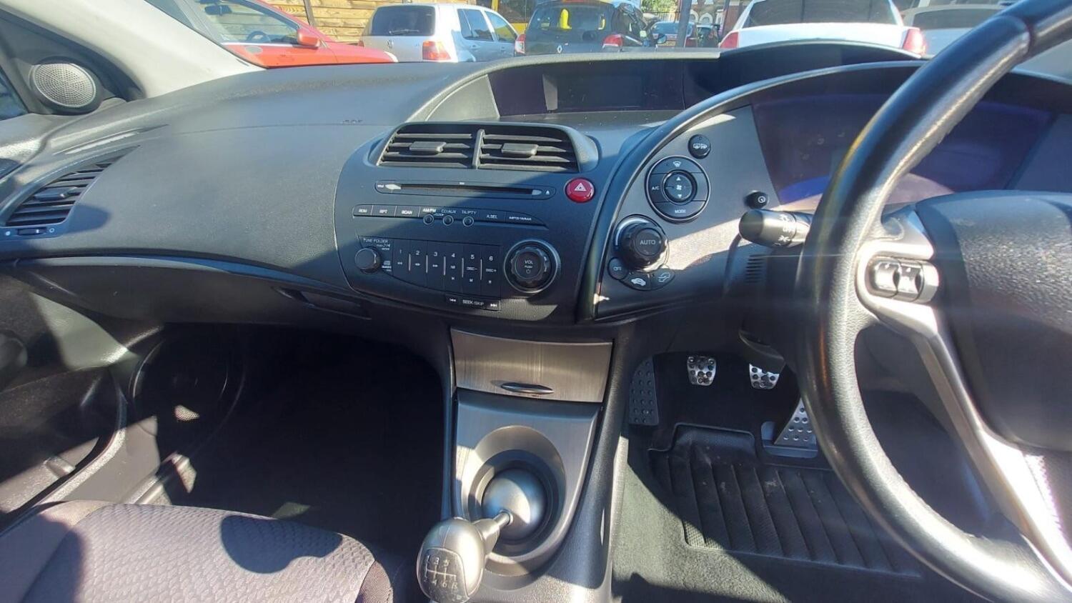 Used Honda Civic 2010 for sale - 76793574: Photo 17