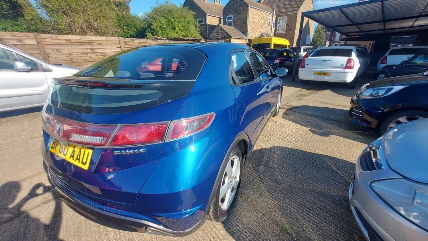 Used Honda Civic 2010 for sale - 76793574: Photo 2