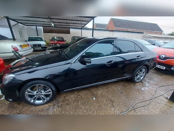Used Mercedes-Benz E Class 2014 for sale - 76957222: Photo
