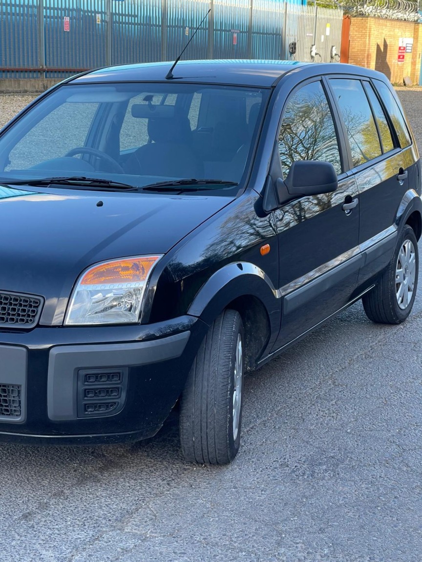 Used Ford Fusion 2010 for sale - 78168911: Photo 2