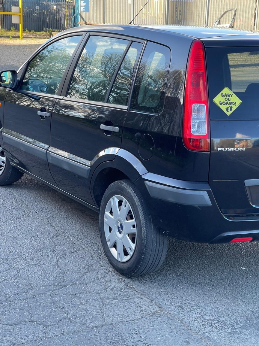 Used Ford Fusion 2010 for sale - 78168911: Photo 4