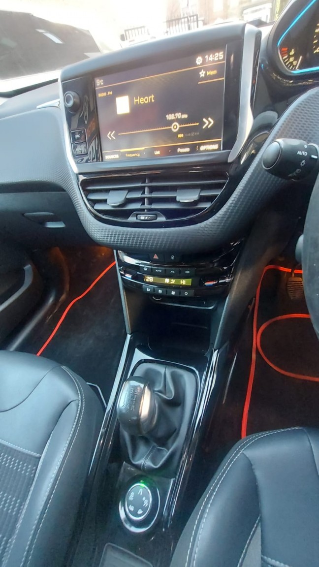 Used Peugeot 2008 2018 for sale - 76666143: Photo 13