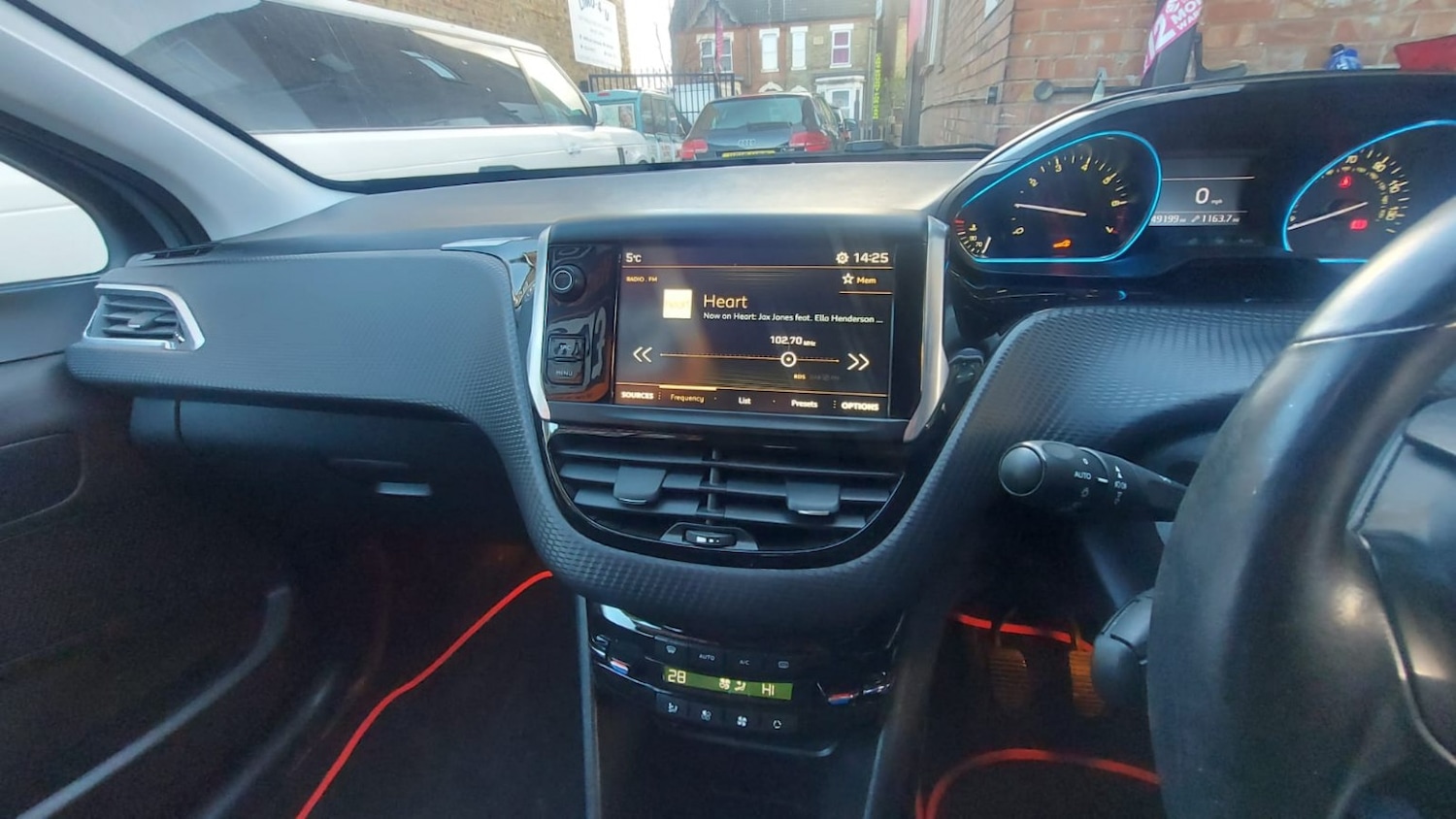 Used Peugeot 2008 2018 for sale - 76666143: Photo 18