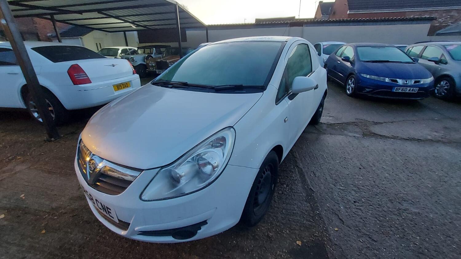 Used Vauxhall Corsa 2009 for sale - 76793570: Photo 2