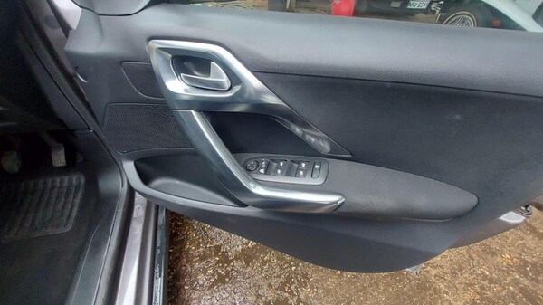 Used Peugeot 2008 2016 for sale - 76237142: Photo 18