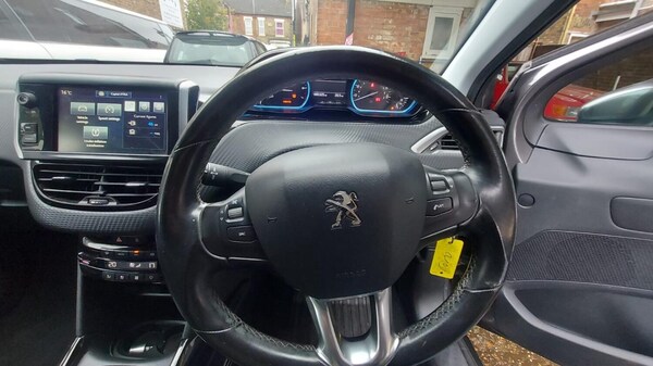 Used Peugeot 2008 2016 for sale - 76237142: Photo 20