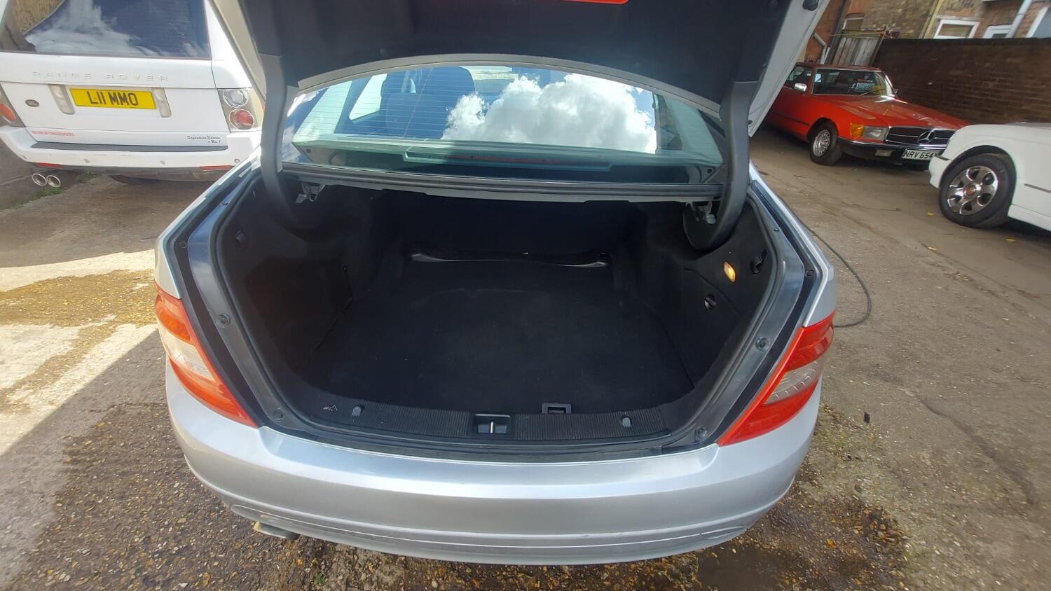 Used Mercedes-Benz C Class 2008 for sale - 76793545: Photo 7