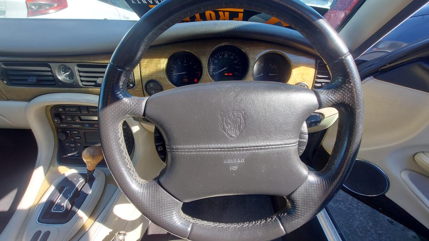 Used Jaguar XJ 2001 for sale - 76793563: Photo 16