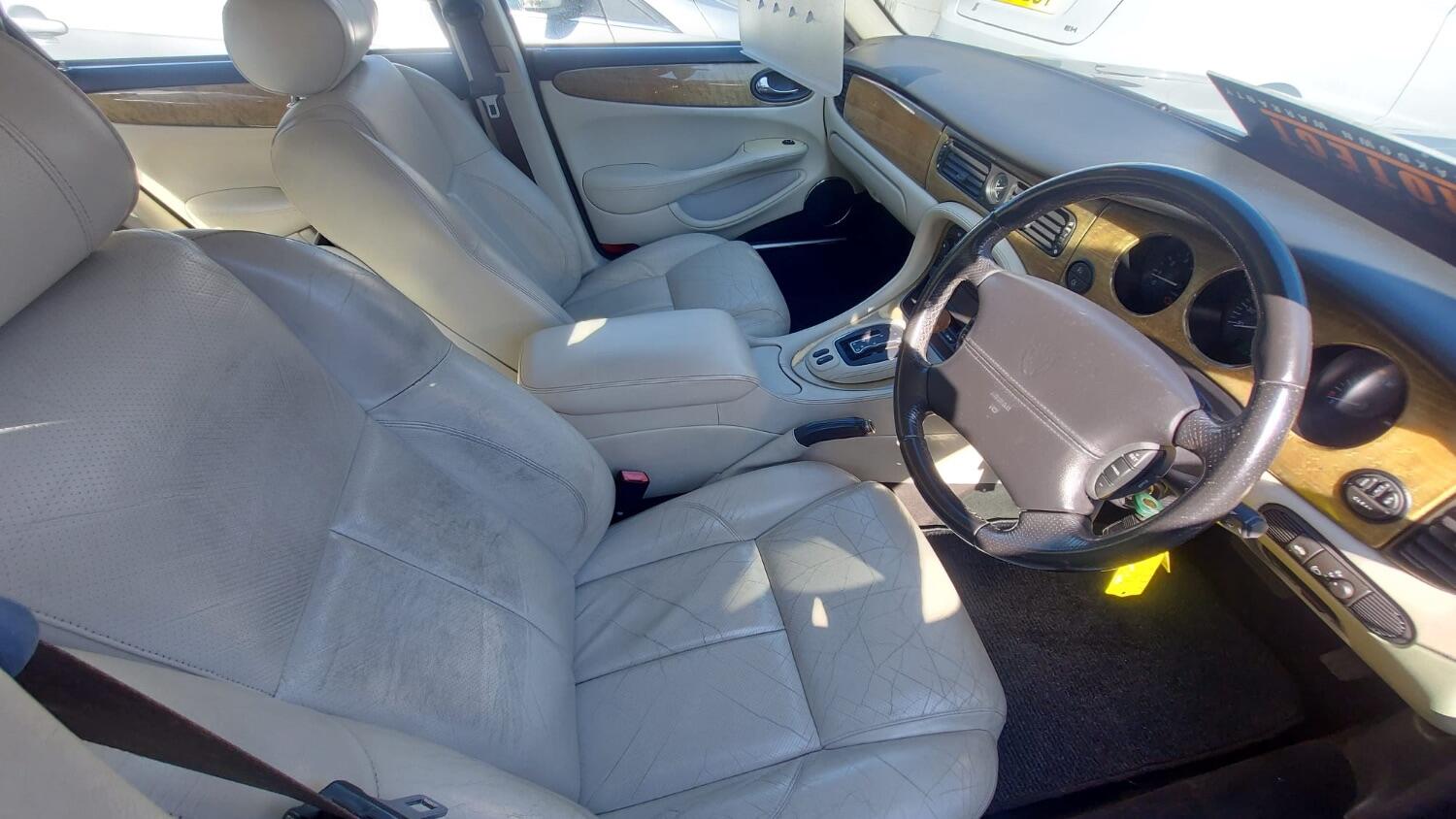 Used Jaguar XJ 2001 for sale - 76793563: Photo 18