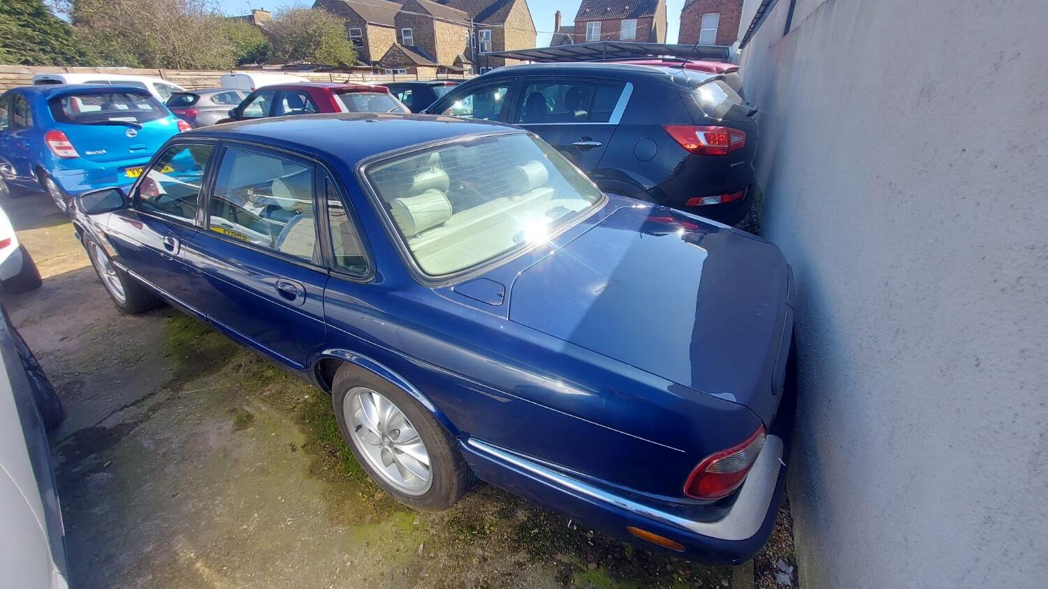 Used Jaguar XJ 2001 for sale - 76793563: Photo 9