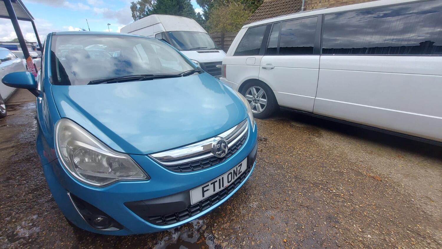 Used Vauxhall Corsa 2011 for sale - 76358239: Photo 2