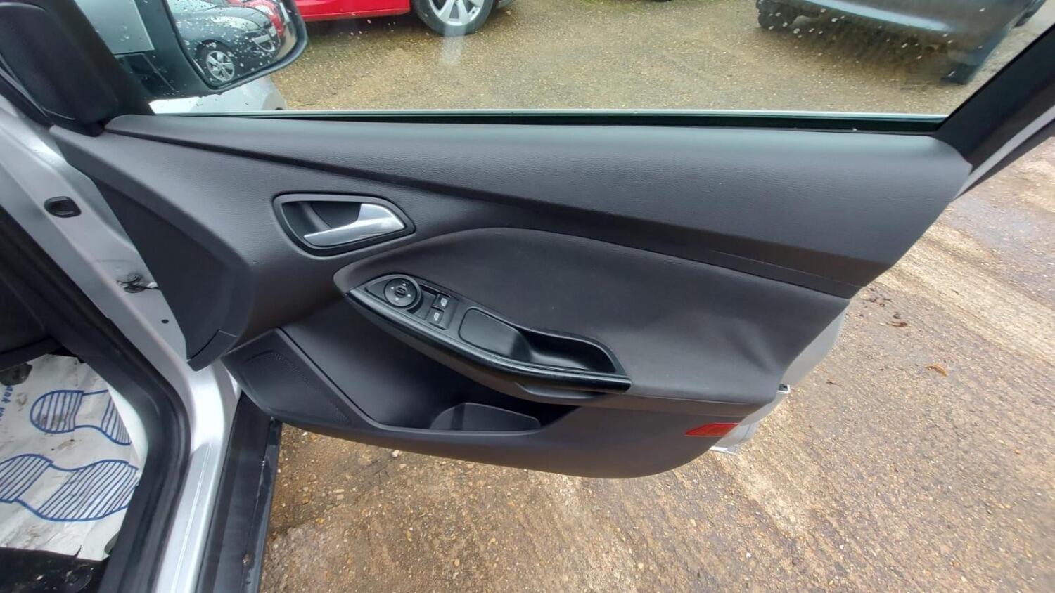 Used Ford Focus 2014 for sale - 76793571: Photo 17