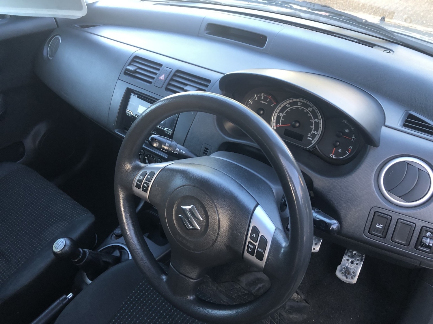 Used Suzuki Swift 2005 for sale - 77056593: Photo 10