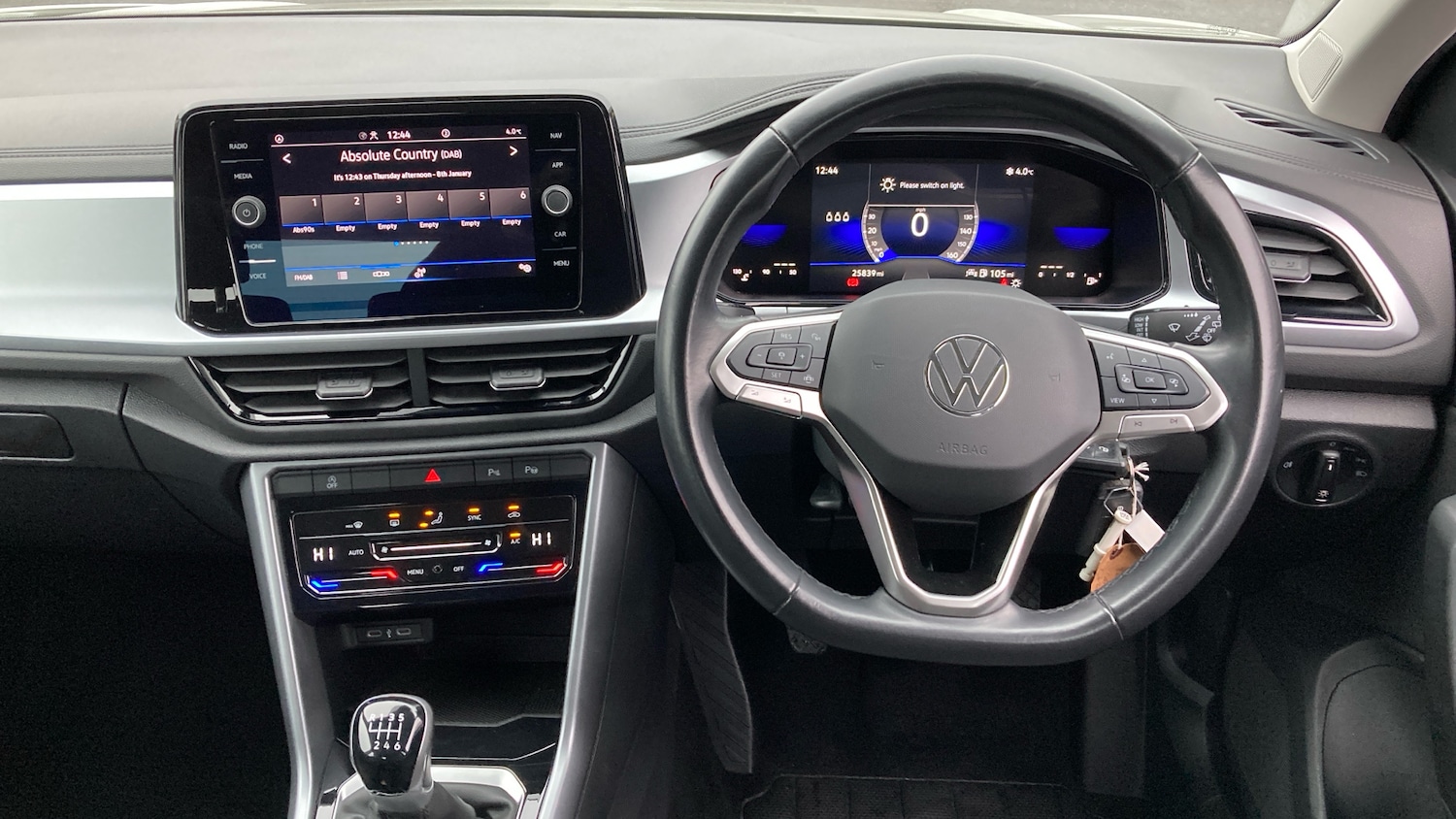 Used Volkswagen T-Roc 2023 for sale - 77127275: Photo 10