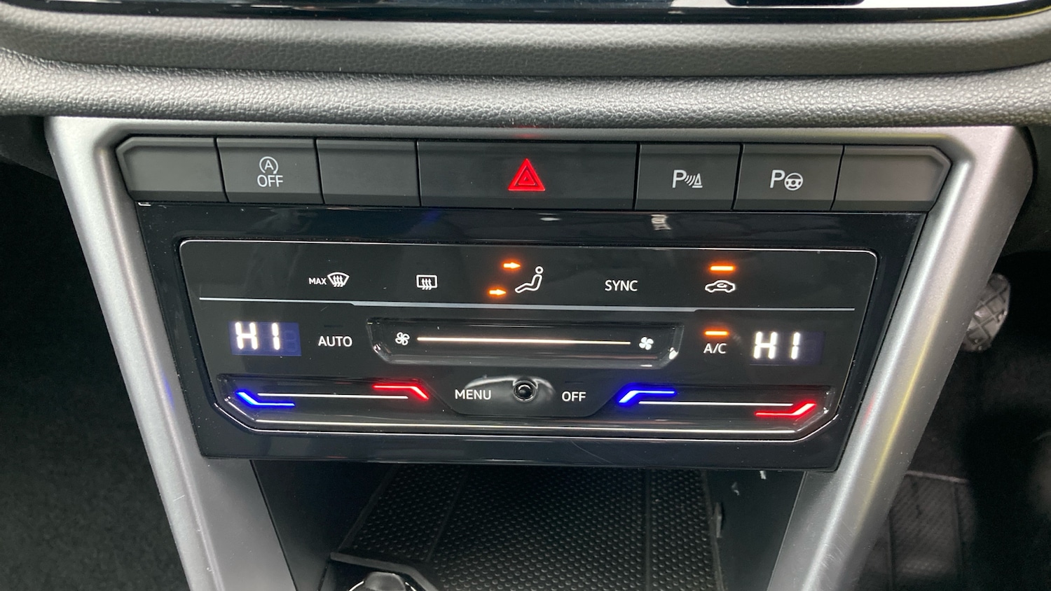 Used Volkswagen T-Roc 2023 for sale - 77127275: Photo 13