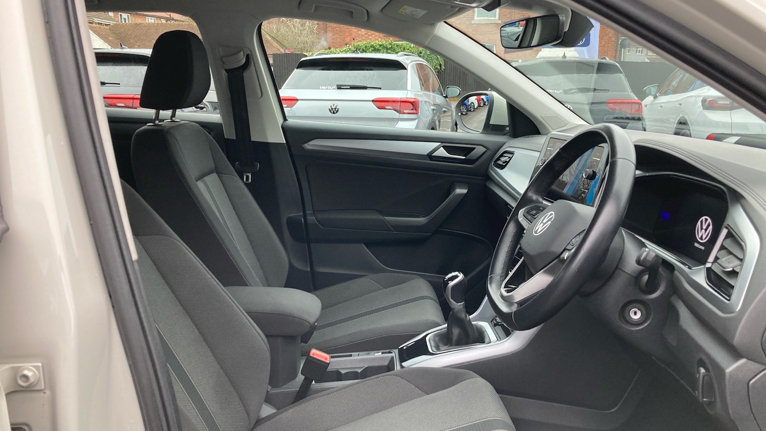 Used Volkswagen T-Roc 2023 for sale - 77127275: Photo 15