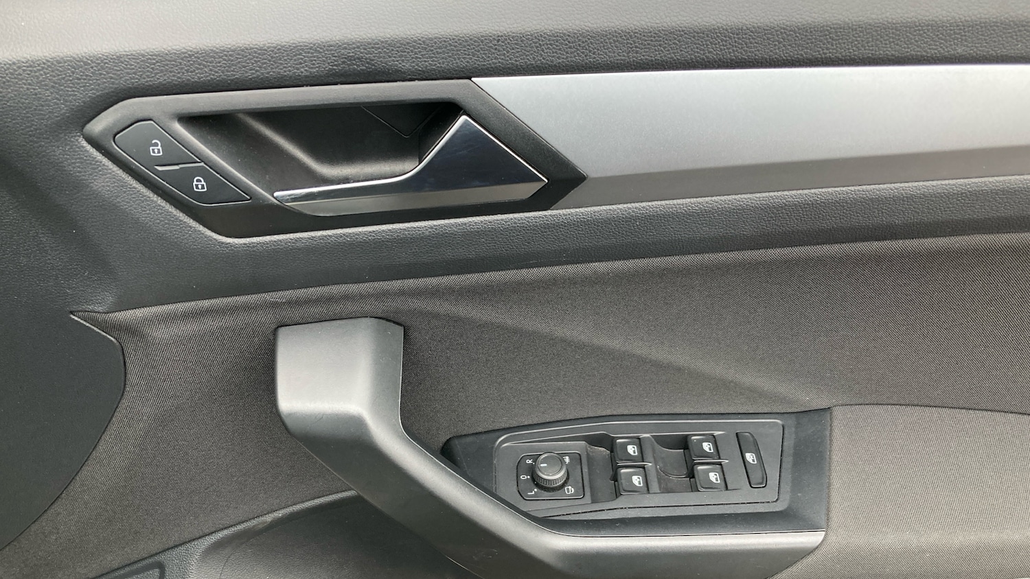 Used Volkswagen T-Roc 2023 for sale - 77127275: Photo 19