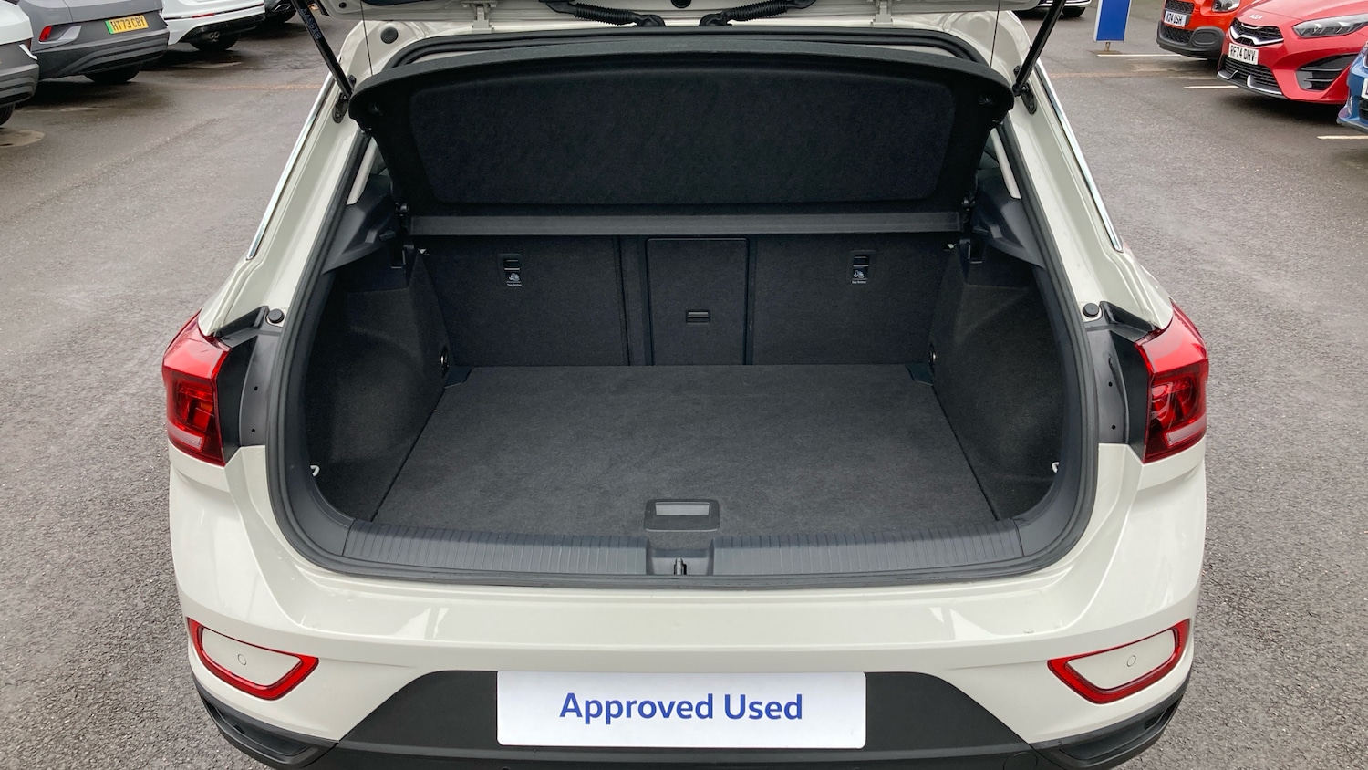 Used Volkswagen T-Roc 2023 for sale - 77127275: Photo 20