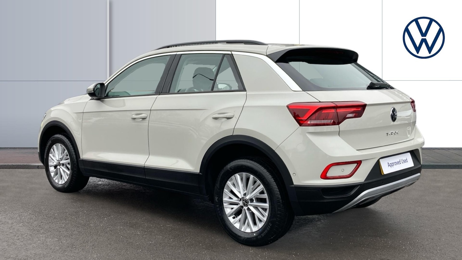 Used Volkswagen T-Roc 2023 for sale - 77127275: Photo 3