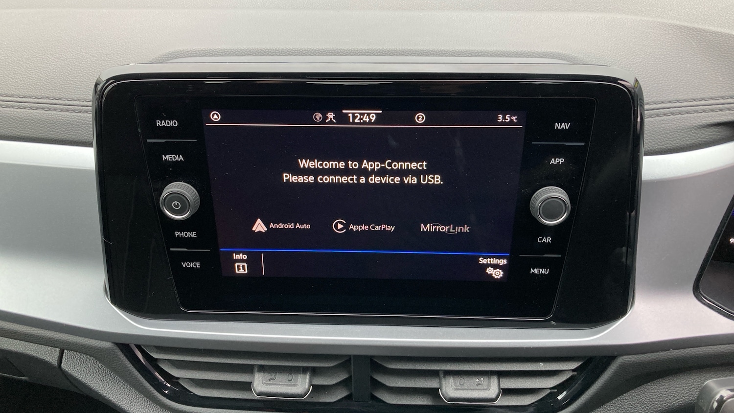 Used Volkswagen T-Roc 2023 for sale - 77127275: Photo 31