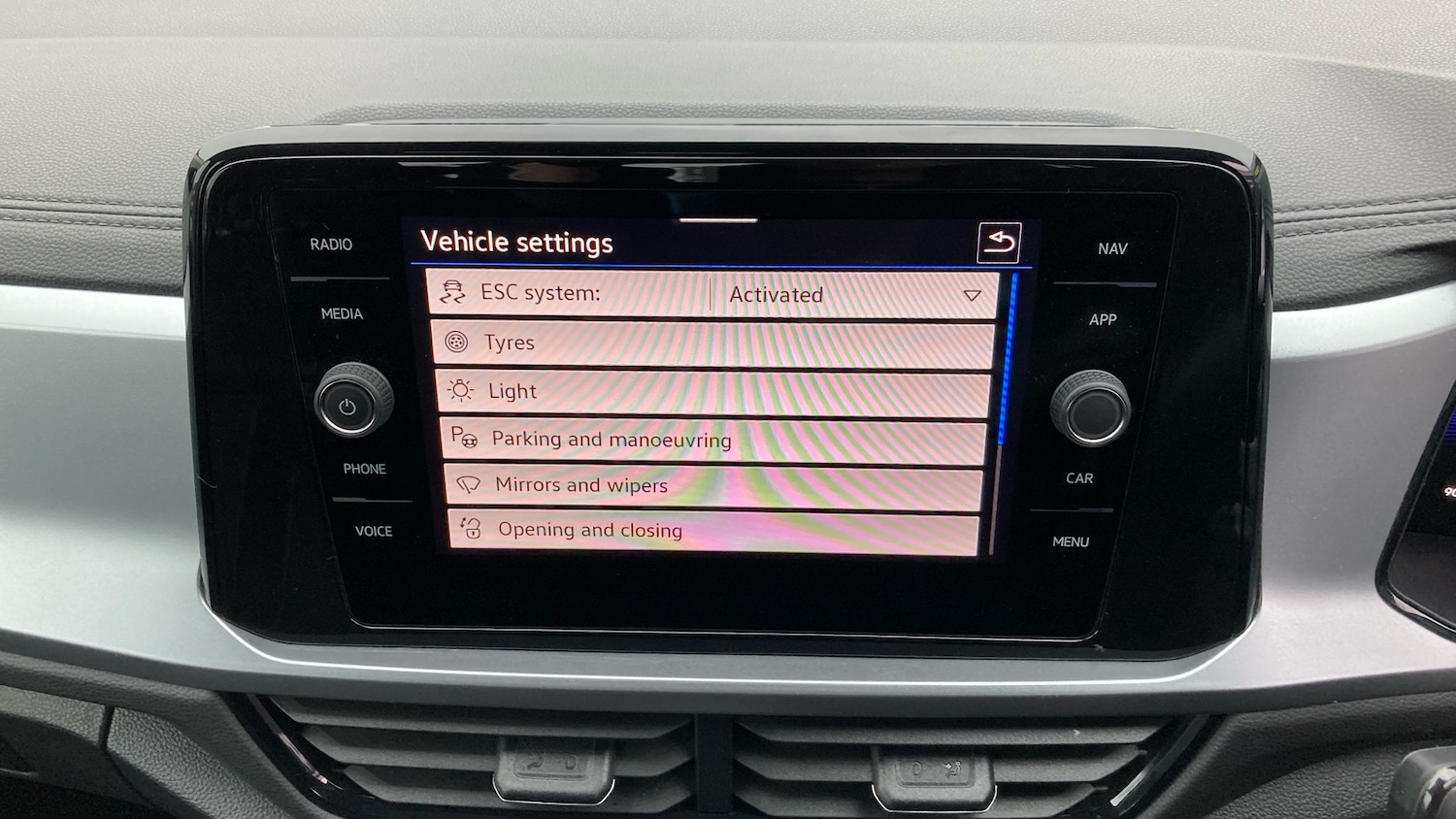 Used Volkswagen T-Roc 2023 for sale - 77127275: Photo 35