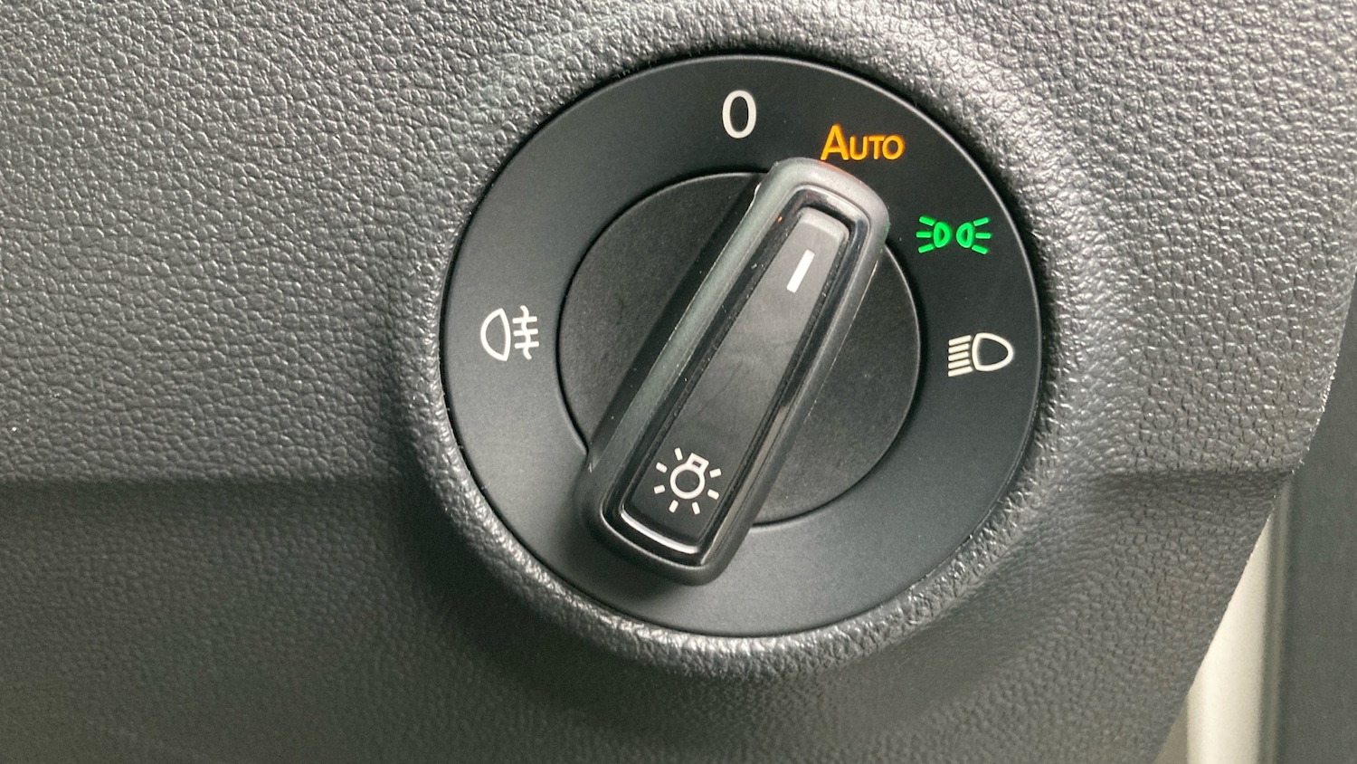 Used Volkswagen T-Roc 2023 for sale - 77127275: Photo 40