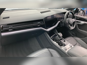 Used Volkswagen Touareg 2021 for sale - 76545174: Photo