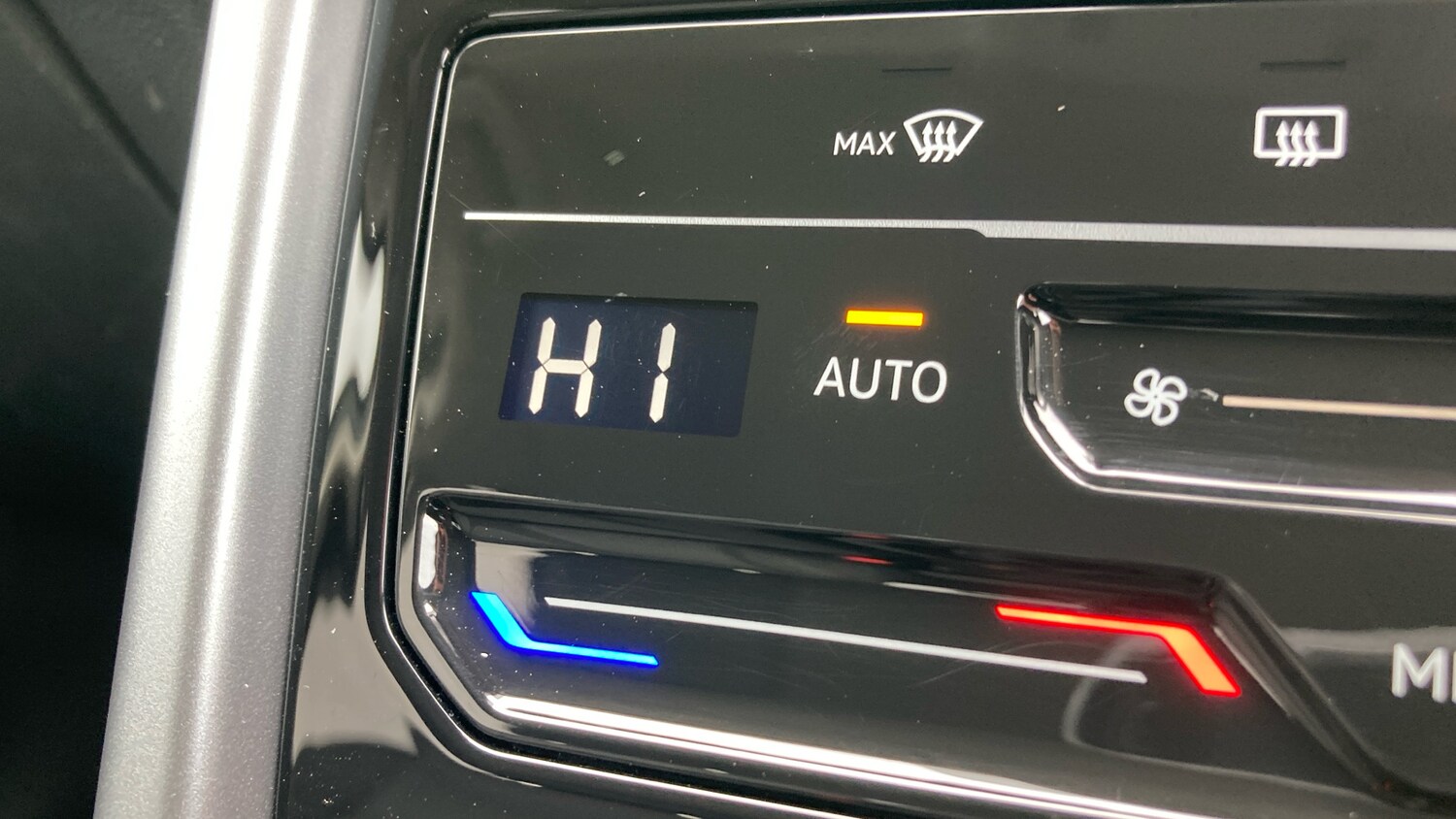 Used Volkswagen T-Roc 2025 for sale - 76263724: Photo 28