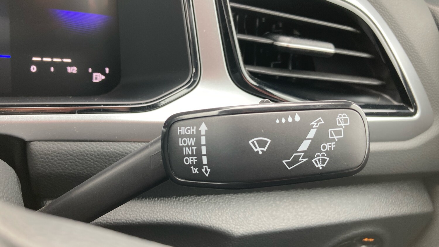 Used Volkswagen T-Roc 2025 for sale - 76263724: Photo 38